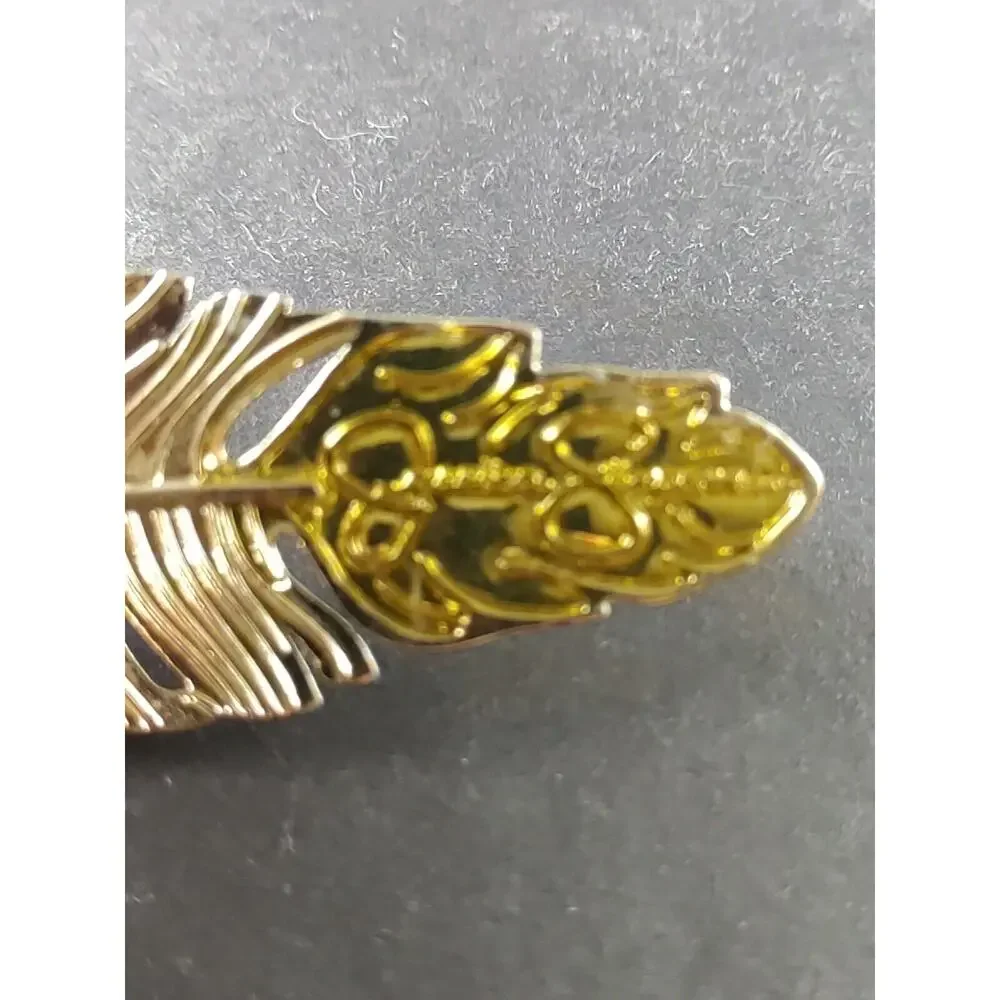 Jessica Simpson Feather Luggage Tag Heavy Gold Tone 5 3/4